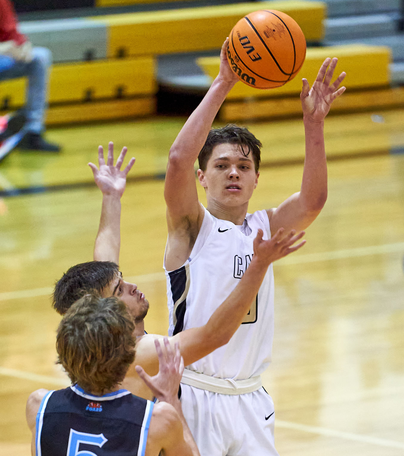 200103 DHS BBALL 34.jpg
